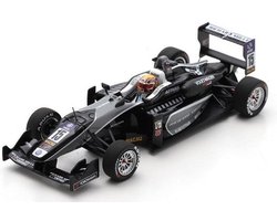 Het 1:43 gegoten model van het Dallara F3 Team van Amersfoort Racing #15 van de Macau GP International Cup van 2015. De rijder was Charles Leclerc. De fabrikant van het schaalmodel is Spark. Dit model is alleen online verkrijgbaar