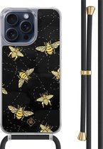 Casimoda® hoesje met zwart koord - Geschikt voor iPhone 15 Pro Max - Bee Happy - Afneembaar koord - TPU/polycarbonaat - Zwart