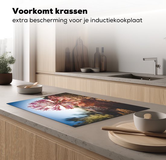 KitchenYeah® Inductie beschermer 80.2x52.2 cm - Roze bloem in zon - Kookplaataccessoires - Afdekplaat voor kookplaat - Inductiebeschermer - Inductiemat - Inductieplaat mat
