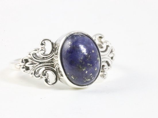 Fijne bewerkte zilveren ring met lapis lazuli - maat 19.5