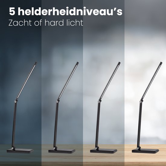 Vier zwarte Auronic bureaulampen op een houten ondergrond, toonbeeld van 5 helderheidsniveaus.
