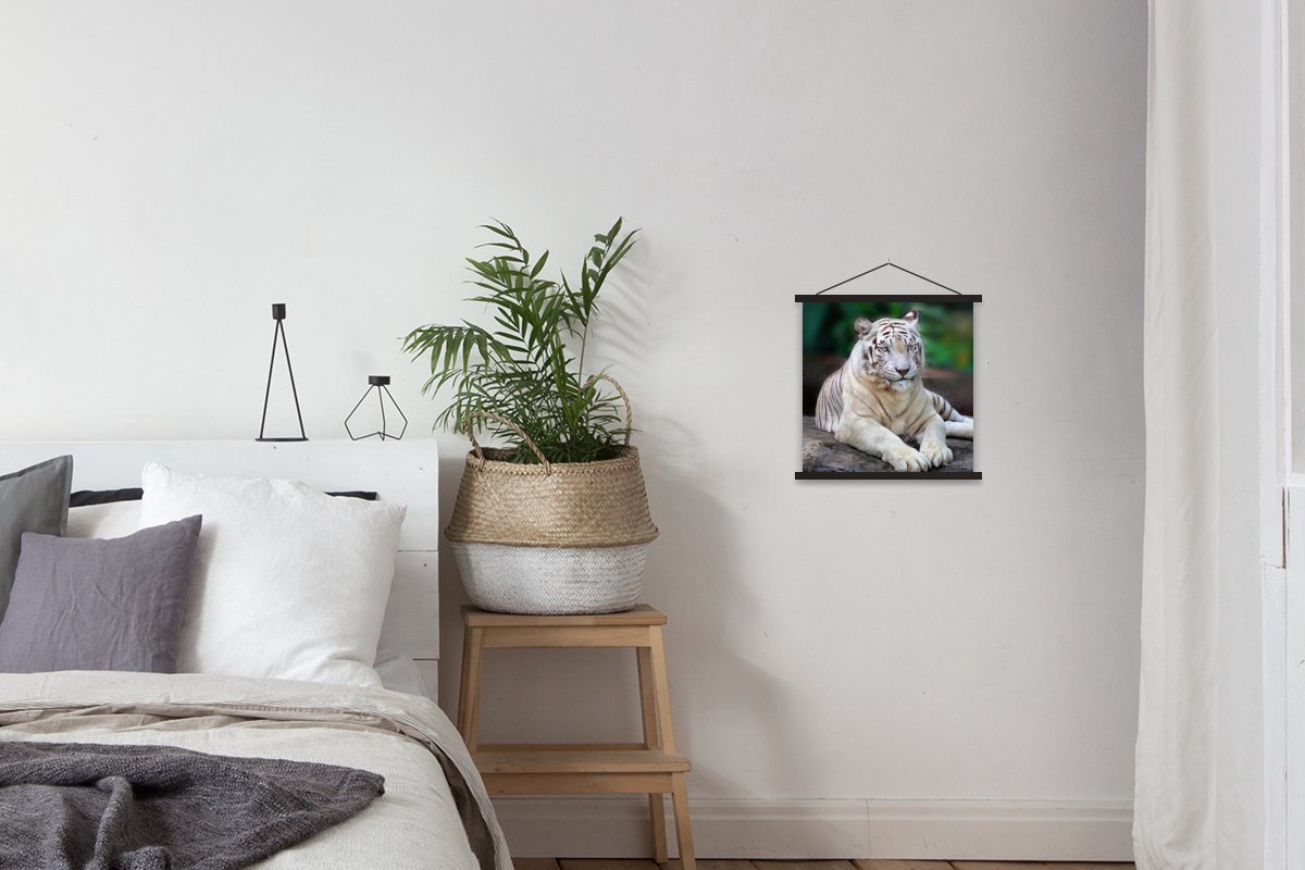 Posterhanger incl. Poster 40x40 cm - Schoolplaat - Witte tijger - Boomstam - Bos - Textiel