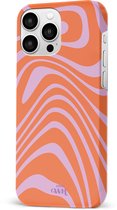 xoxo Wildhearts Boogie Wonderland Orange - Double Layer - Hard case geschikt voor iPhone 15 Pro hoesje - Golven print hoesje oranje - Beschermhoes shockproof case geschikt voor iPhone 15 Pro hoesje - Hoesje met golven print oranje