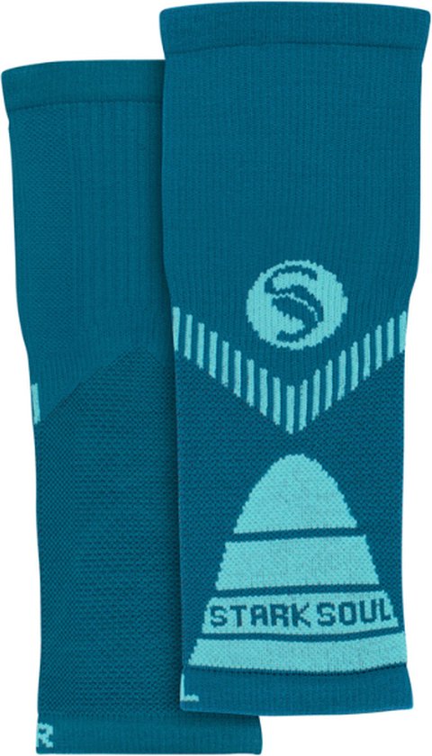 Paar turquoise compressie kuit sleeves met 'Stark Soul' logo.