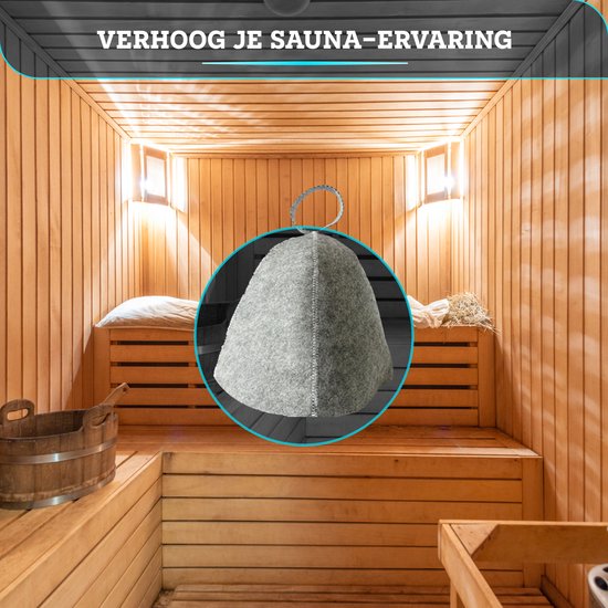 Grijze vilten saunamuts binnen een cirkel in een houten sauna. Verhoogt je sauna-ervaring.