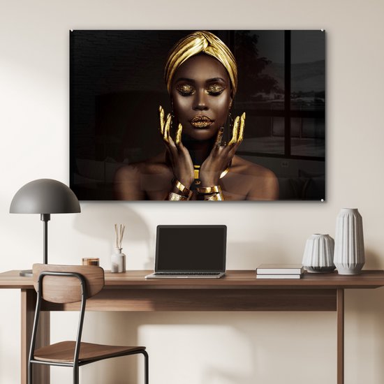 MuchoWow® Glasschilderij 120x80 cm - Schilderij acrylglas - Vrouw - Abstract - Goud - Portret - Foto op glas - Muurdecoratie woonkamer - Wanddecoratie slaapkamer - Schilderijen