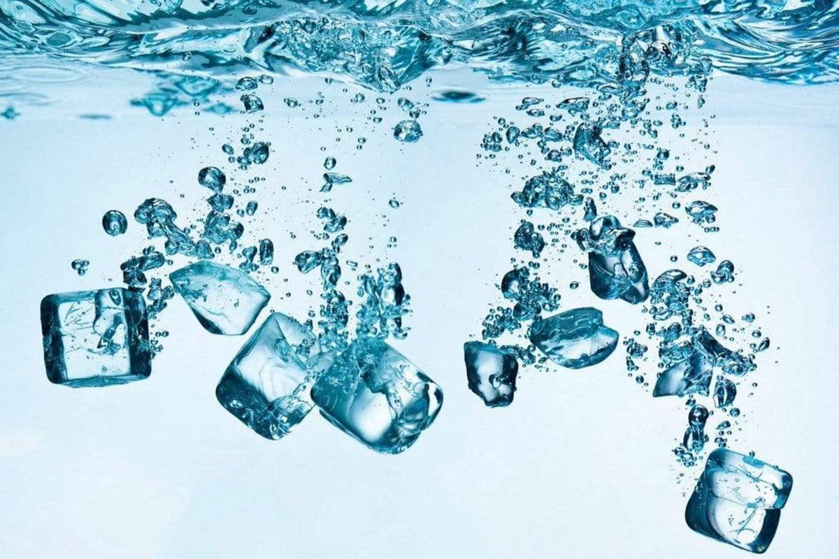 Fotobehang - Ice Cubes 375x250cm - Vliesbehang