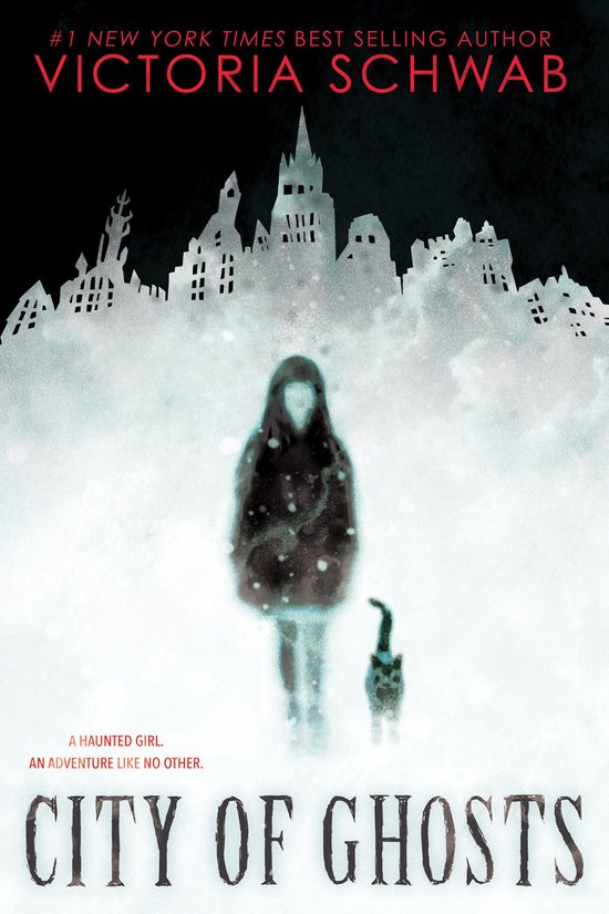 Boekomslag van 'City of Ghosts' door Victoria Schwab. Een schimmige figuur en een kat staan voor een spookachtige stad.