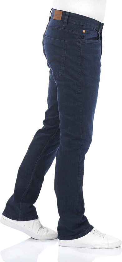 Zijaanzicht van een donkerblauwe bootcut spijkerbroek van Riverso voor heren.