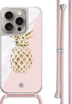 Casimoda® hoesje met rosegoud koord - Geschikt voor iPhone 15 Pro - Ananas - Afneembaar koord - TPU/polycarbonaat - Roze