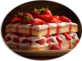 PVC Schuimplaat Ovaal - Eten - Cake - Fruit - Aardbeien - Bord - Lepel - 56x42 cm Foto op Ovaal (Met Ophangsysteem)