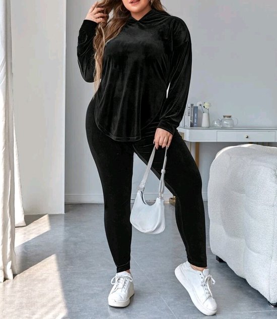 Sexy elegante 2 delige huispak met oversized hoodie en broek velvet stof maat 2XL eu 46/48