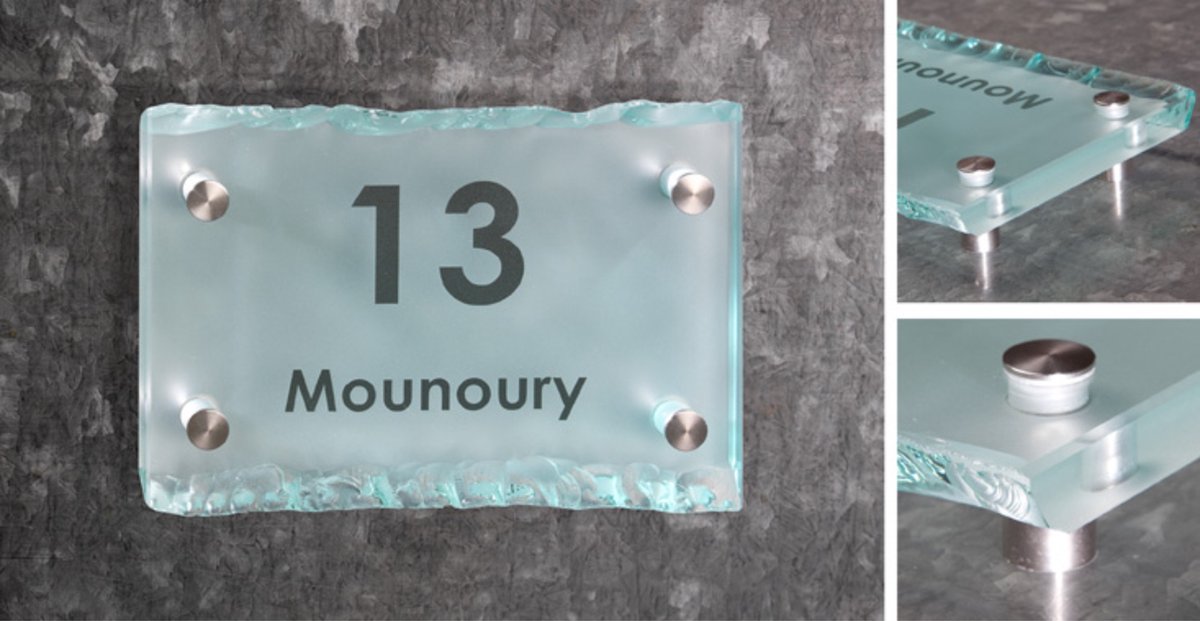 Glazen naambordje met namen en huisnummer - naambordje - huisnummerbordje - namen - huisnummer - deurbordje - deurdecoratie - huisdentificatiea