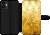 Bookcase Geschikt voor iPhone 12 Mini telefoonhoesje - Goud - Design - Abstract - Met vakjes - Wallet case met magneetsluiting