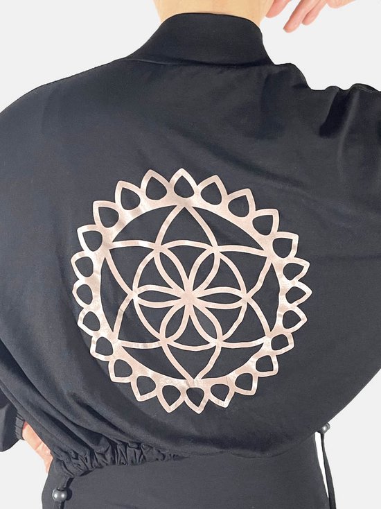 Namastae® Yoga vest dames | Dames vest | Yoga kleding | Lange mouw | Zwart | Met Mandala print | Maat M | Maat 38