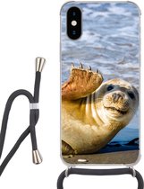Telefoonhoesje Geschikt voor iPhone X - Zeehond - Grappig - Zwaaien - Kinderen - Jongens - Meisjes - Kindje - Siliconen - Crossbody - Backcover met Koord - Telefoonhoesje met koord - Hoesje met touw