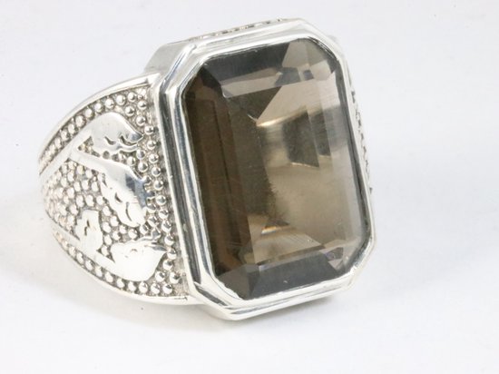 Zware bewerkte zilveren ring met rookkwarts - maat 20