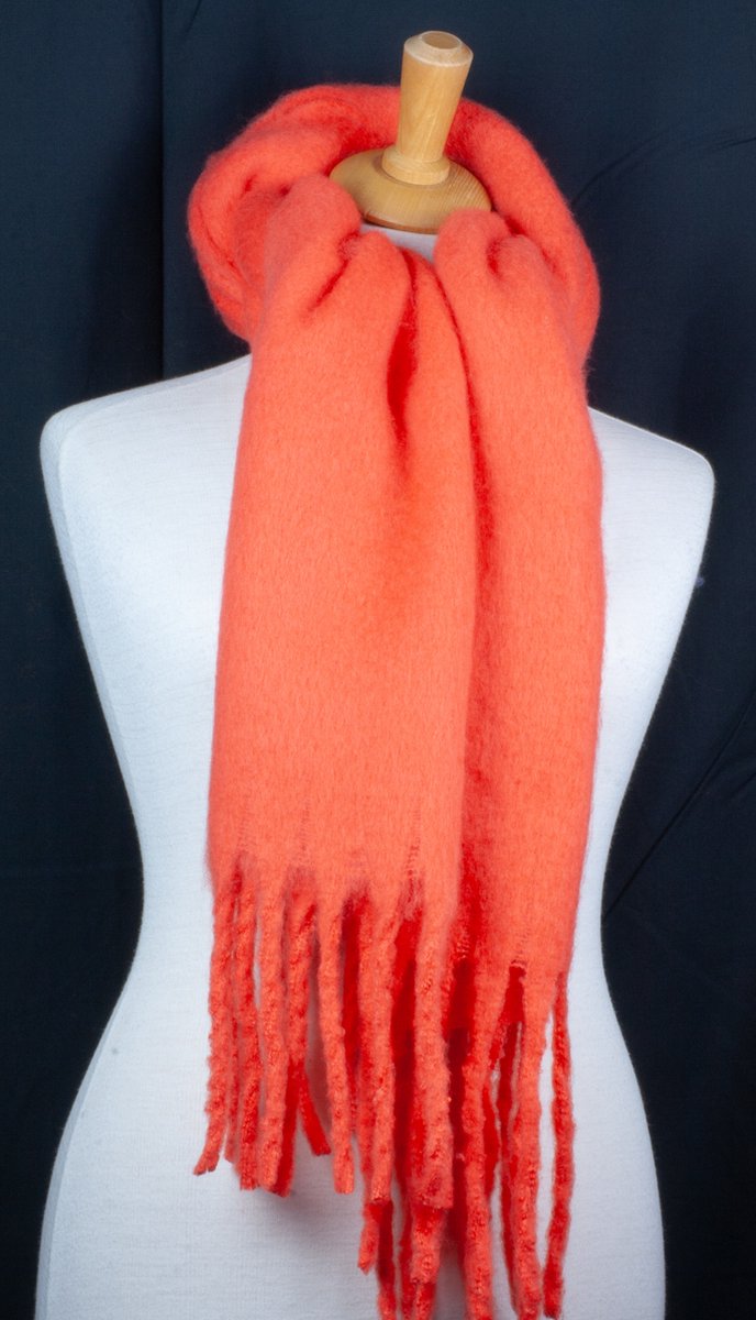 Sjaal fel licht rood / Fluffy sjaal met franjes / chunky fluffy scarfs / accessoires dames Sjaal / wintersport / fluffy sjaal / fluffy scarf