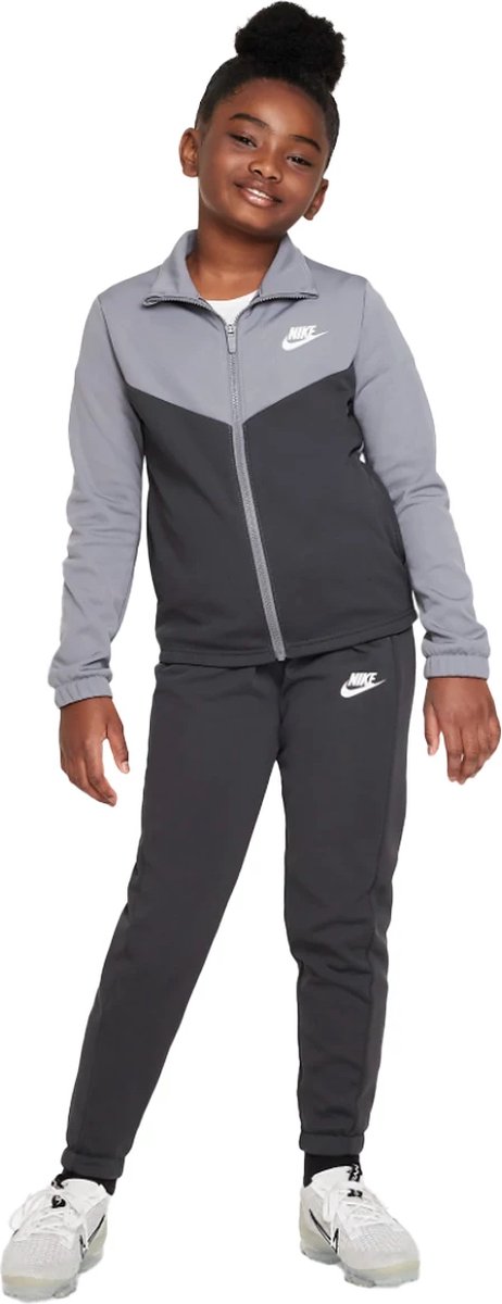 Nike Sportswear Trainingspak Trainingspak – Smoke / Sportswear Lifestyle Kinder Trainingspak voor Jongens en Meisjes Grijs