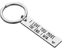 Sleutelhanger voor Hem en Haar | Zilver | I Love You More The End I Win | Relatie Geschenk | Relatie Koppel Cadeau | Cadeautje voor vrouw | Valentijn | Romantisch Cadeau | Vaderdag | Vaderdag Cadeau