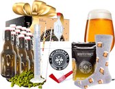 SIMPELBROUWEN® - Luxe Cadeaubox Blond - Bierbrouwpakket - Zelf bier brouwen pakket - Startpakket - Gadgets Mannen - Cadeau - vaderdag cadeau - vaderdag geschenk - Verjaardag - Cadeau voor man - vaderdag cadeaupakket - vaderdag cadeautje