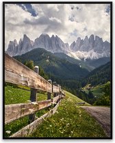 Val di Funes Fotolijst met glas 40 x 50 cm - Prachtige kwaliteit - Berg - Italie - Wielrennen - Canvas - Natuur - Foto op hoge kwaliteit uitgeprint