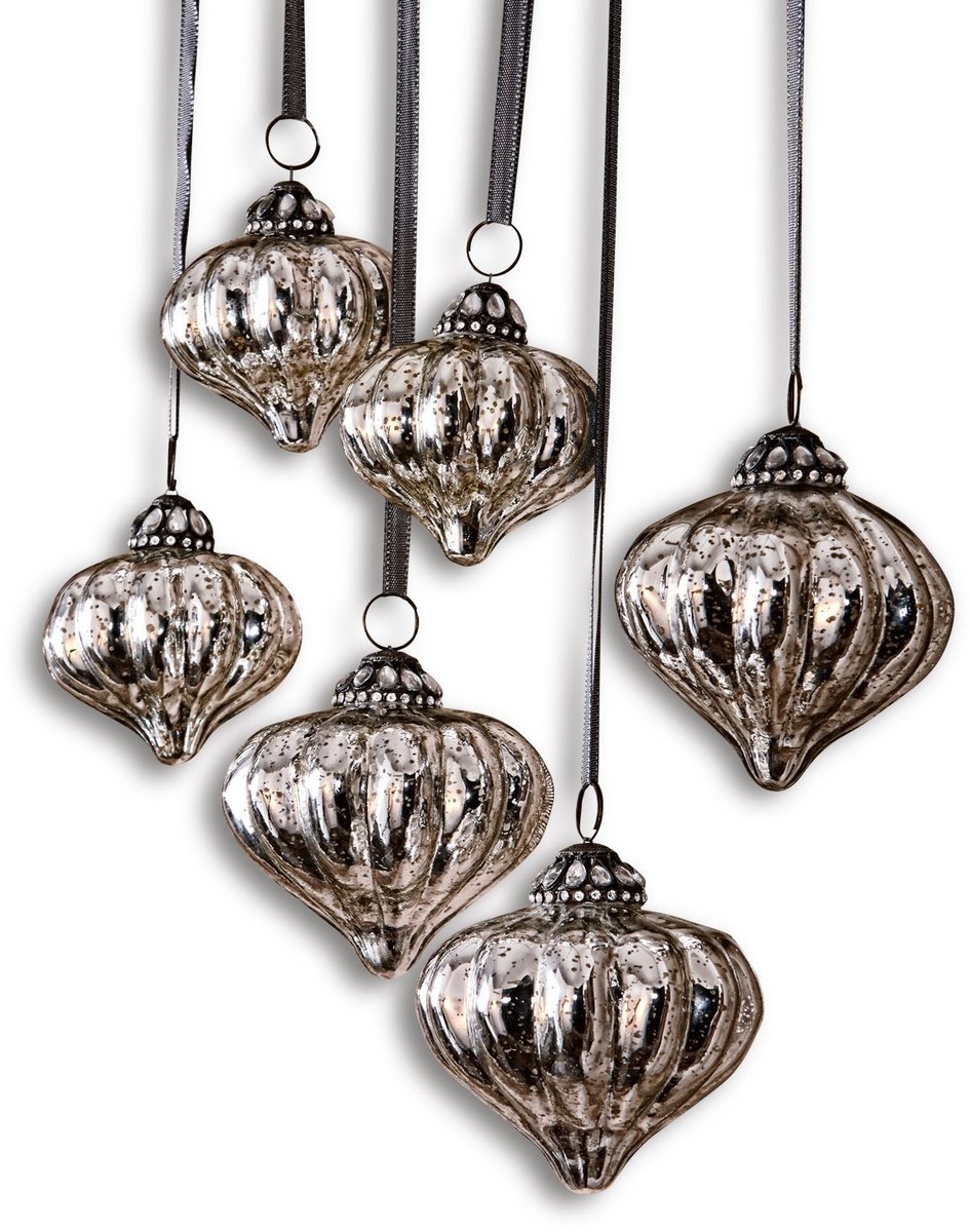 Elegant set van 6 Kerstversieringen Lauranne in antiekzilverkleurig, van Loberon.