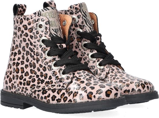 Roze veterlaarzen met luipaardprint, zwarte veters en zebraprint aan de binnenkant.