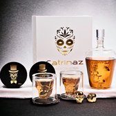 Catrinaz® Luxe Whiskey set - Skull design - Whiskey karaf - tequila karaf - 1L - Incl. 2 gouden skull whiskey stones - 2 whiskey glazen - 2 onderleggers - Uniek geschenk - Luxe gift box - Vaderdag tip