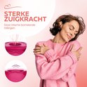 Vrouw met gesloten ogen, omhelst zichzelf, naast afbeeldingen van de sterke zuigkracht van de roze roos vibrator.