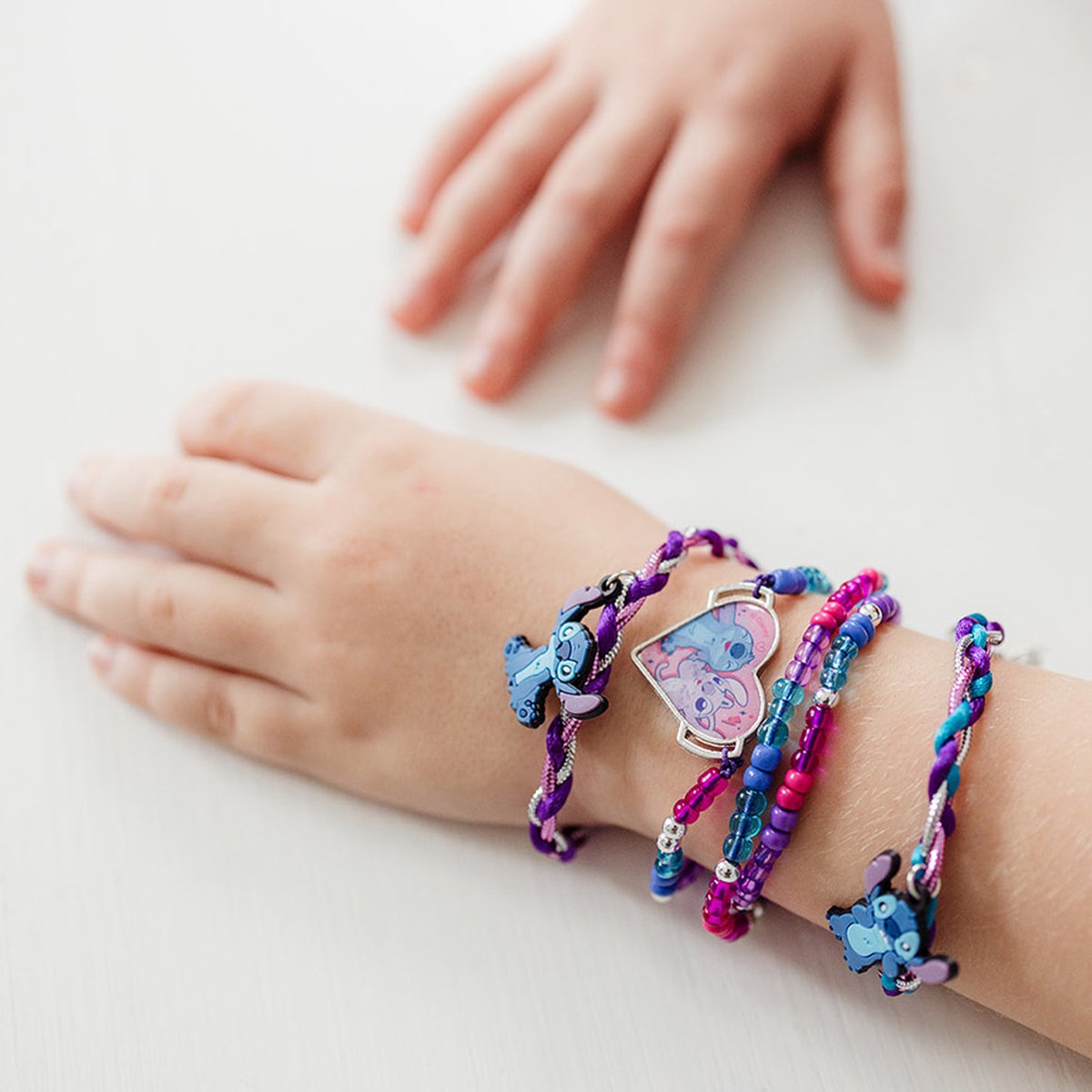 Disney Stitch Totum 3 bedel armbandjes maken met kralen, hart- en 2 Stitch bedels - speelgoed cadeau tip meisjes knutselset sieraden creatief Lilo & Sitch — afbeelding 12