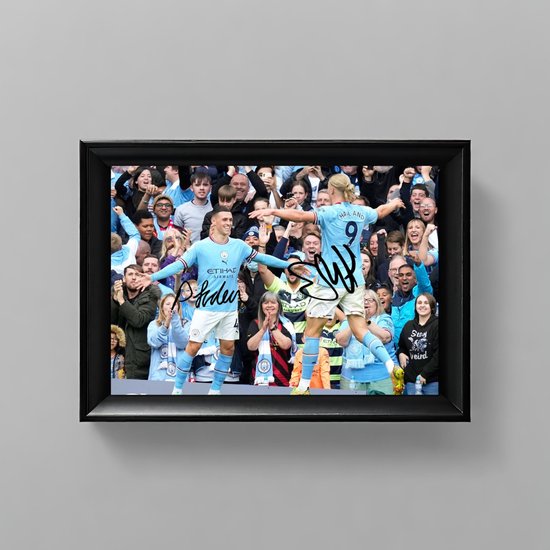 Erling Haaland & Phil Foden Ingelijste Handtekening – 15 x 10cm In Klassiek Zwart Frame – Gedrukte handtekening – Manchester City - Voetbal