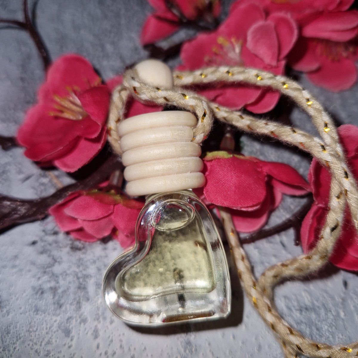 Goedkoopste Autoparfum - Lovely Orchids - Liefde - 6ml - Dupe - Car perfume - Autogeur - Autogeurtje - Autoparfumhouder - Geïnspireerd - Dupe - Vanille - Orchidee - Verjaardagscadeau - verjaardagscadeautje - cadeautje vrouw - cadeau dames - Cadeautje man