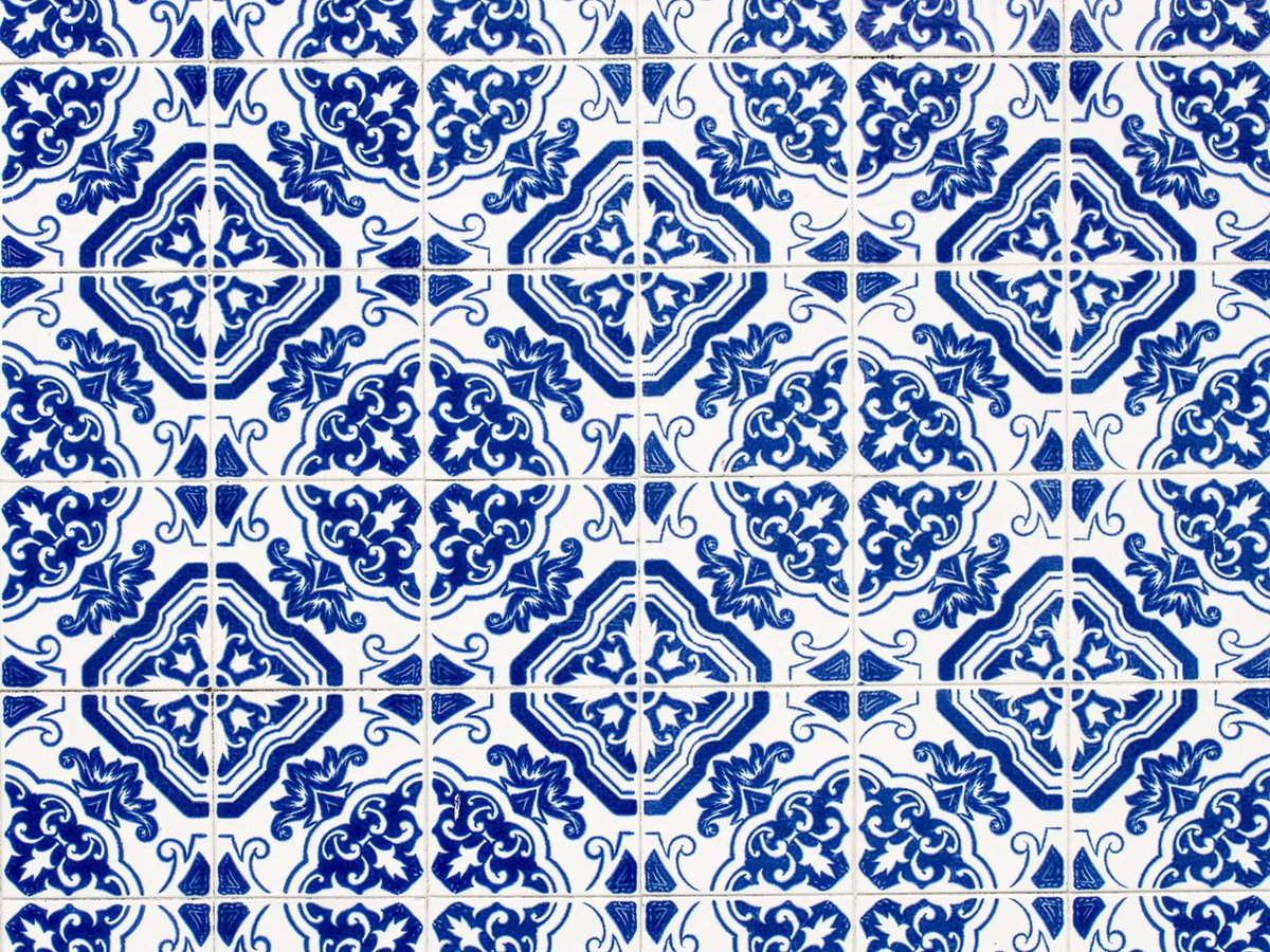 Inductie beschermer | Blauwe tegels tulpen | 60x52 cm | Ontdek de Inductie beschermer als een stijlvolle, PVC-vrije toevoeging voor elke keuken!
