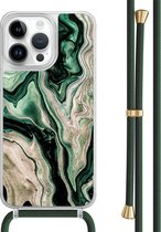 Casimoda® hoesje met groen koord - Geschikt voor iPhone 14 Pro Max - Groen marmer / Marble - Afneembaar koord - TPU/polycarbonaat - Zwart