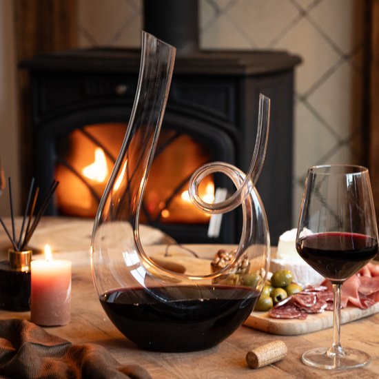 Mémoire® Infinité Decanteer Karaf - Luxe Wijnkaraf - Decanteer Karaf Inclusief RVS Schoonmaakparels - Wijn decanter - Wijn Geschenk - 1.7L - Kristal glas - Luxe wijn karaf - Wijnkaraf rode wijn - Wijn Accessoires - Krul Vorm - Horeca kwaliteit karaf