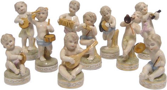 UN ENSEMBLE DE 10 MUSICIENS PUTTI EN PORCELAINE