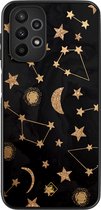 Casimoda® hoesje - Geschikt voor Samsung Galaxy A23 - Counting The Stars - Zwart TPU Backcover - Sterren - Goudkleurig