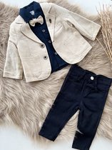 luxe jongens kostuum-kinderpak- kinderkostuum-4 delige set - beige blazer, donkerblauw hemd en kostuumbroek , beige vlinderstrik -bruidsjonkers-bruiloft-feest-verjaardag-fotoshoot-maat 92 (24-36 maanden)