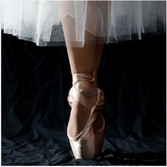 Poster Glanzend – Ballerina - Balet - Schoenen - Dansen - 80x80 cm Foto op Posterpapier met Glanzende Afwerking