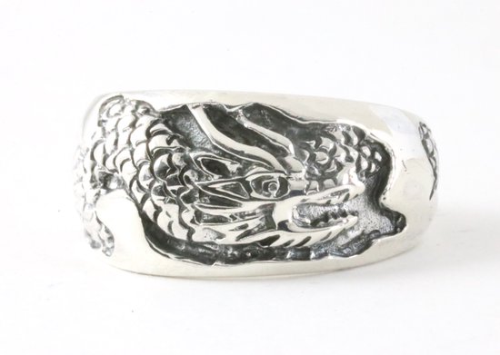 Zware zilveren ring met draak - maat 17.5