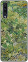 Geschikt voor Samsung Galaxy A50 hoesje - Grasveld met bloemen en vlinders - Vincent van Gogh - Siliconen Telefoonhoesje