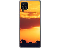 Telefoonhoesje Geschikt voor Samsung Galaxy A12 hoesje - Olifanten - Horizon - Zonsondergang - Dieren - Siliconen Telefoonhoesje Telefoonhoesje