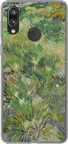 Geschikt voor Huawei P20 Lite (2020) hoesje - Grasveld met bloemen en vlinders - Vincent van Gogh - Siliconen Telefoonhoesje