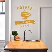 Muursticker Coffee Is A Hug In A Mug -  Goud -  58 x 60 cm  -  alle muurstickers  keuken  engelse teksten - Muursticker4Sale