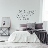 Muursticker Pluk De Dag Met Vogels -  Donkergrijs -  120 x 71 cm  -  alle muurstickers  slaapkamer  woonkamer  nederlandse teksten - Muursticker4Sale