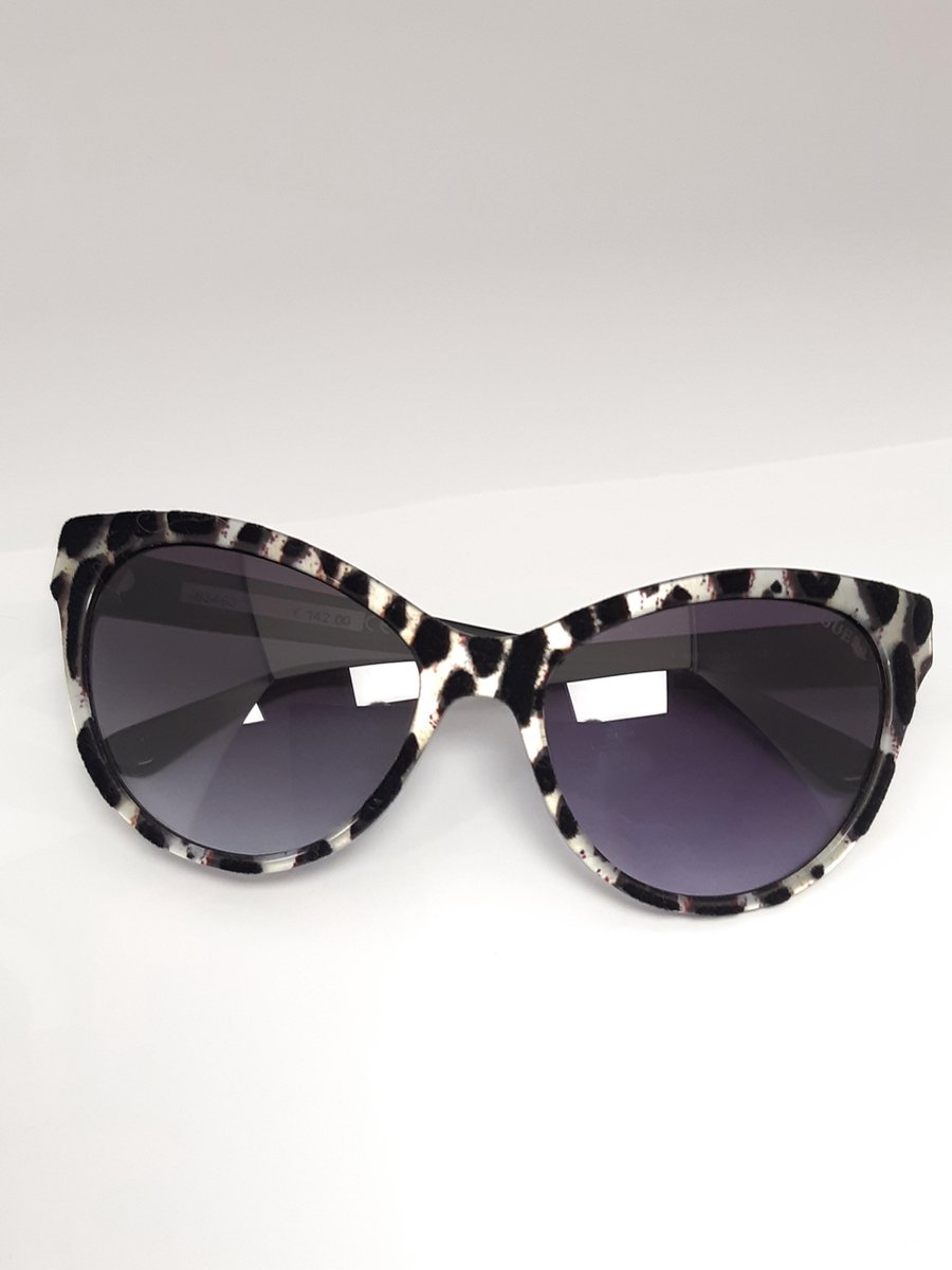 Guess-GU7430 05B- Cateye zonnebril