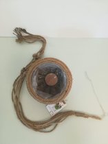ophangbare bloempot van touw met touw om op te hangen