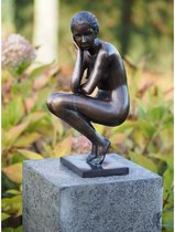 Tuinbeeld - bronzen beeld - Zittend Naakt - gehurkt - Bronzartes - 37 cm hoog