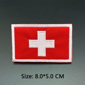 Stofapplicatie Zwitserland | Strijk embleem Zwitserland vlag | Embleem patch | Strijkpatch | Geborduurd embleem patch | Strijkbaar vlag | Zwitserland travel guide | Stof en strijk applicatie | 8 x 5 cm
